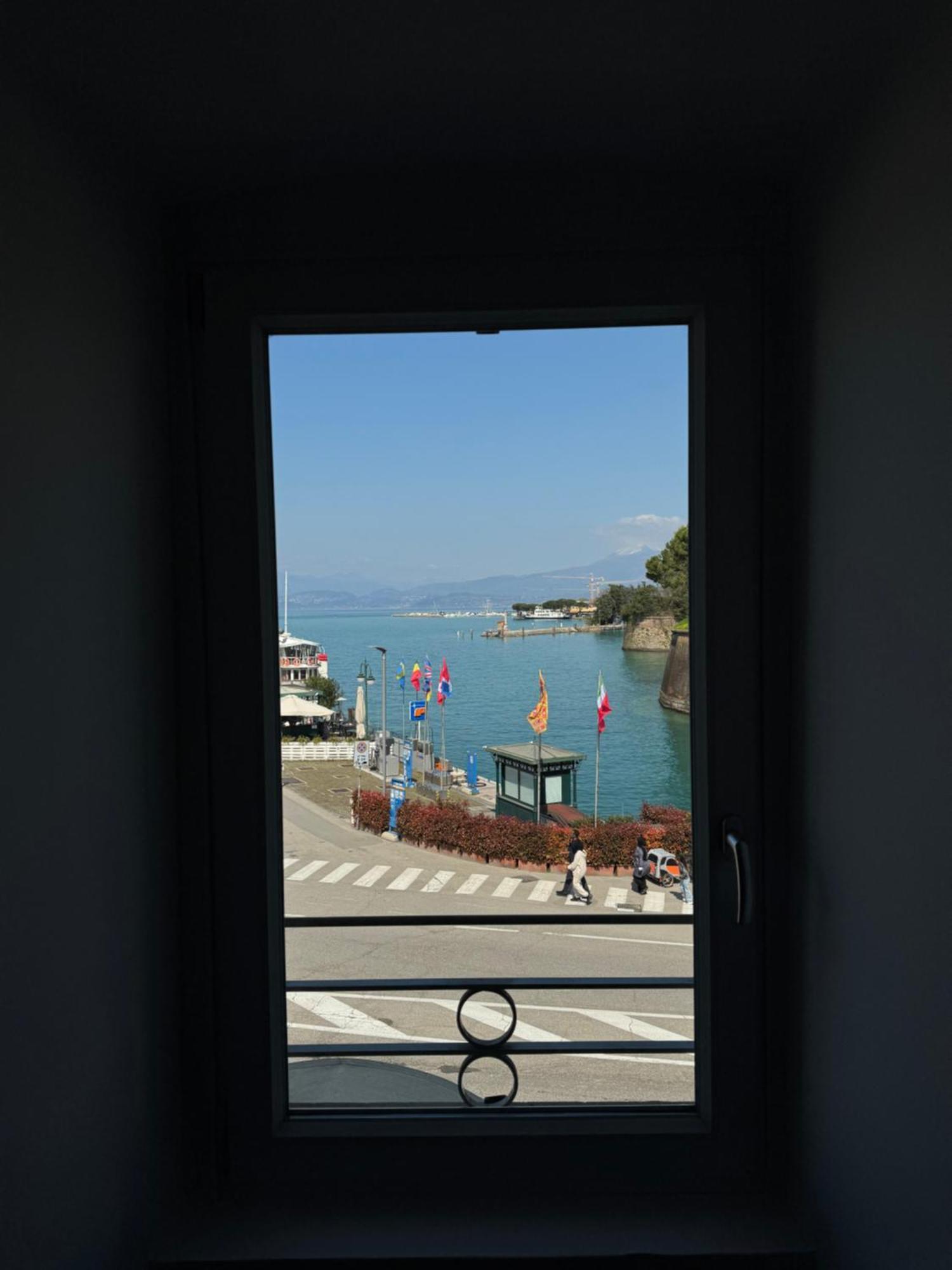 ホテル Relais Al Porto ペスキエーラ・デル・ガルダ エクステリア 写真