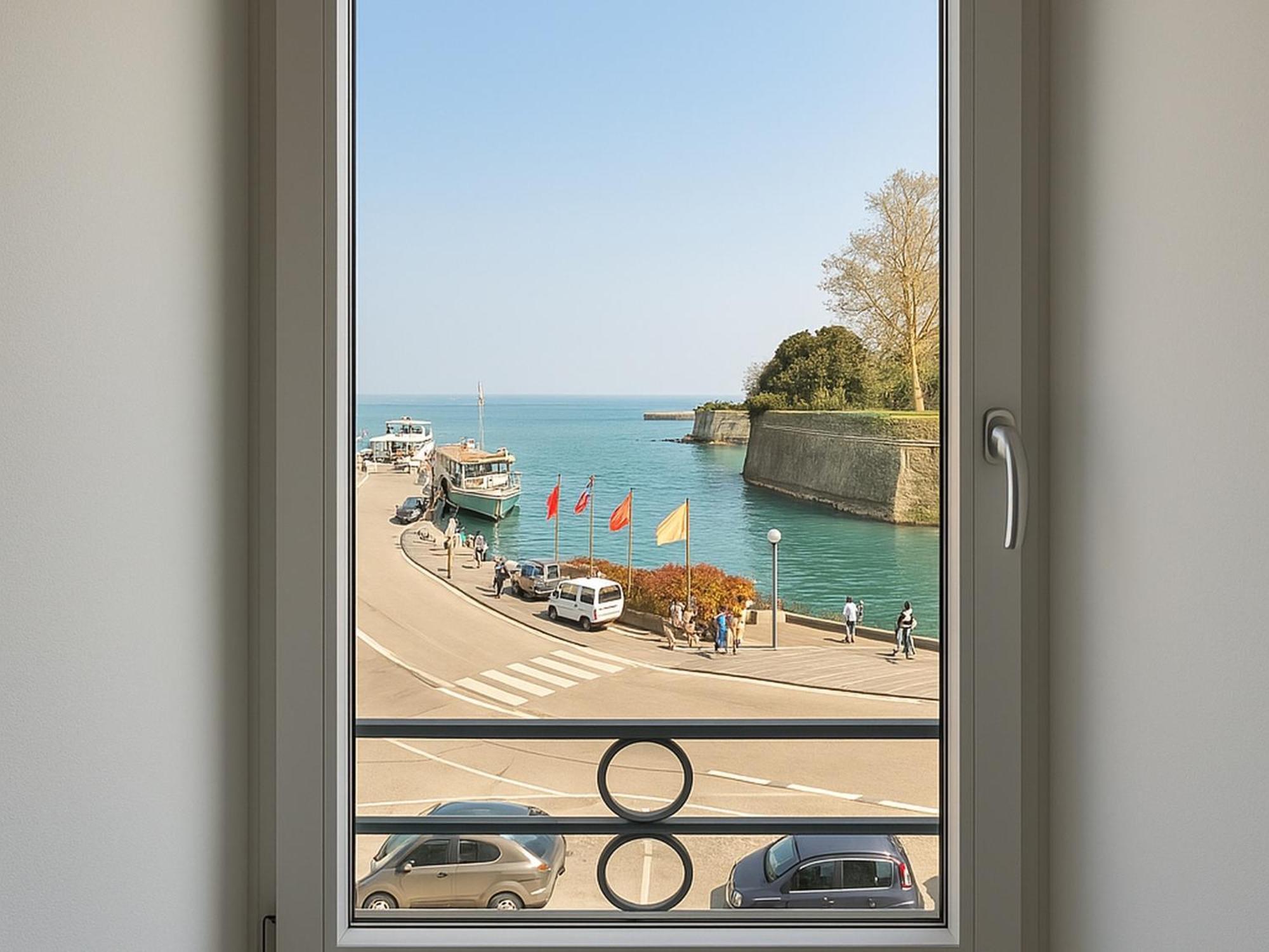 ホテル Relais Al Porto ペスキエーラ・デル・ガルダ エクステリア 写真