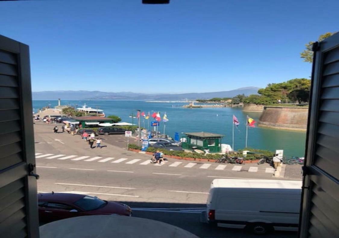 ホテル Relais Al Porto ペスキエーラ・デル・ガルダ エクステリア 写真