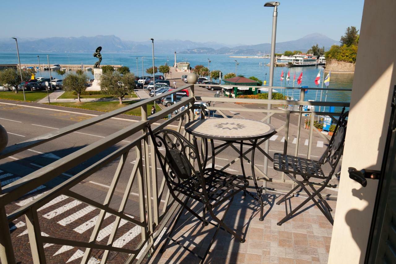 ホテル Relais Al Porto ペスキエーラ・デル・ガルダ エクステリア 写真